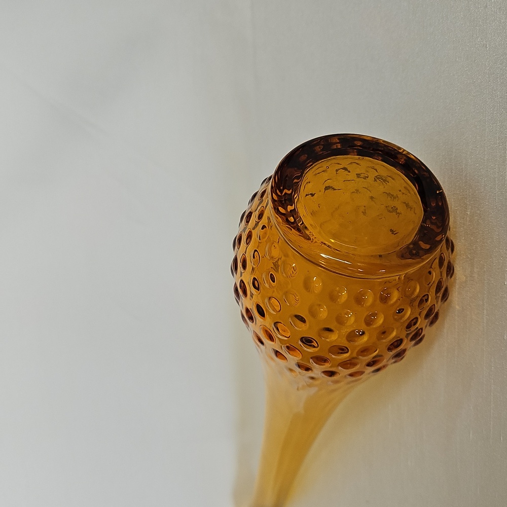 Fenton amber hobnail swung vase - Picture 4 of 5